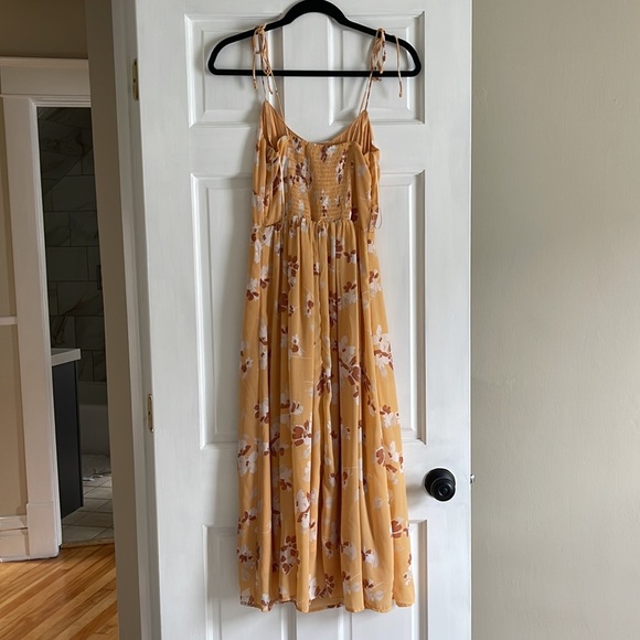 Abercrombie & Fitch midi to maxi length with slit - size XS - Picture 2 of 3